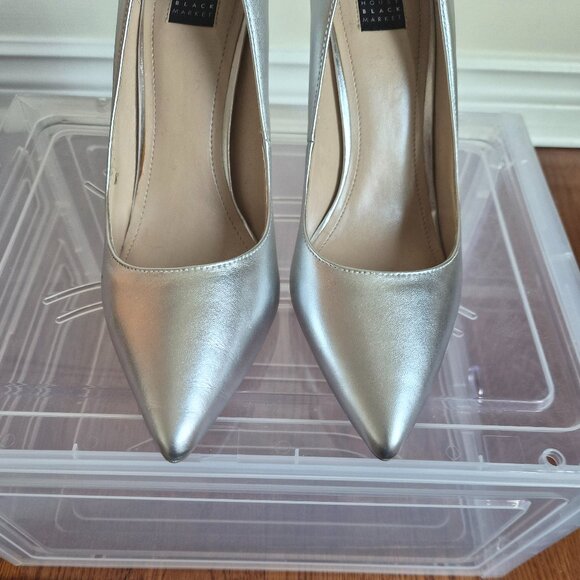 White House Black Market Silver Pumps, Leather, Size 8 1/2 - Picture 12 of 12